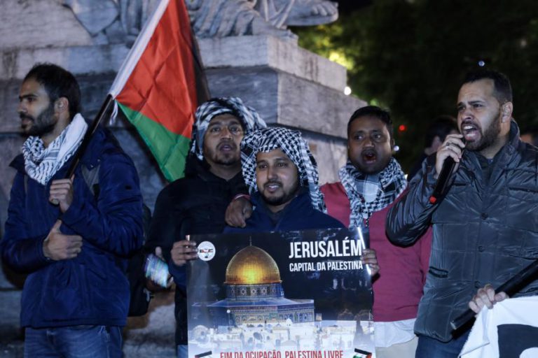 PALESTINIANOS EM LISBOA APELAM PARA SOLIDARIEDADE DOS PORTUGUESES CONTRA TRUMP
