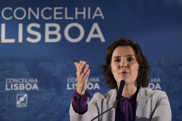 CRISTAS APELA A PRIMEIRO-MINISTRO QUE PAGUE INDEMNIZAÇÕES