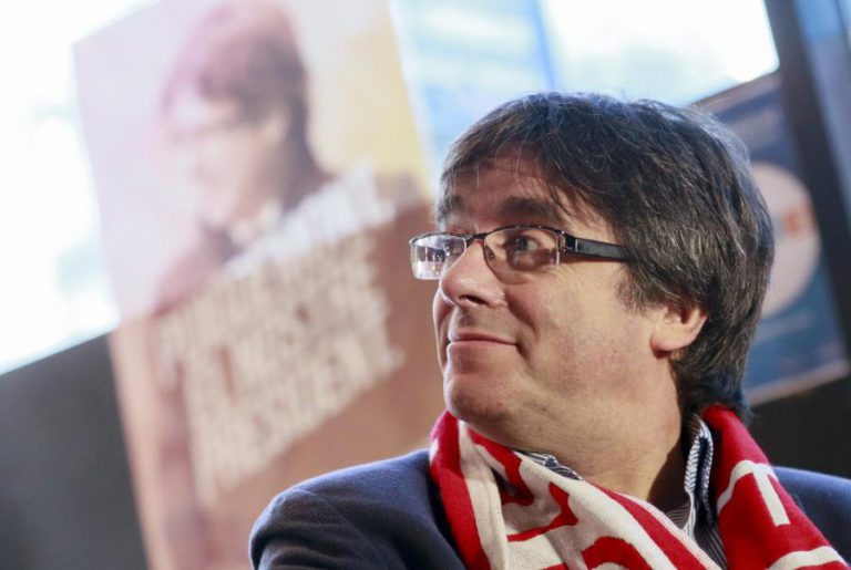 PUIGDEMONT ADMITE VOLTAR SE FOR “RESPEITADO RESULTADO” DAS ELEIÇÕES REGIONAIS
