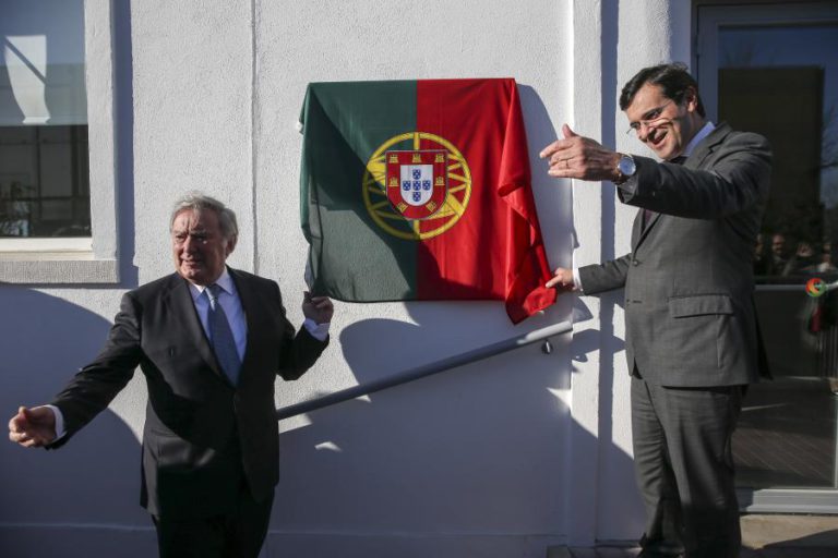 MINISTRO DA SAÚDE DIZ QUE O SNS NUNCA TEVE TANTOS MÉDICOS ESPECIALISTAS COLOCADOS