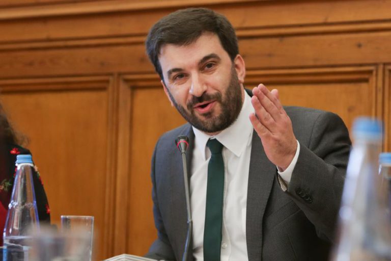 MINISTRO DIZ QUE JÁ FORAM PAGOS 99,93% DO VALOR DEVIDO ÀS ESCOLAS PROFISSIONAIS