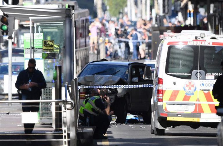 POLÍCIA DIZ QUE AUTOR DO ATROPELAMENTO EM MELBOURNE AGIU DELIBERADAMENTE