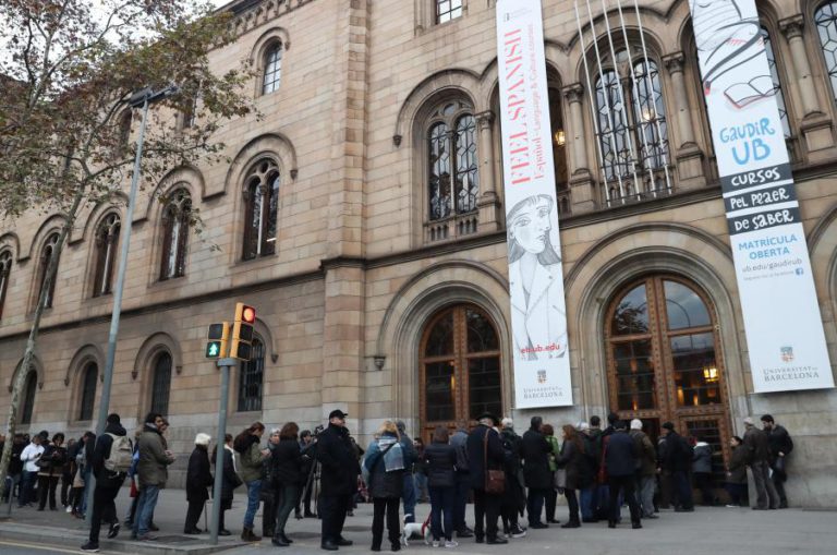 PROCESSO ELEITORAL NA CATALUNHA COMEÇOU E PROLONGA-SE ATÉ ÀS 20:00 LOCAIS