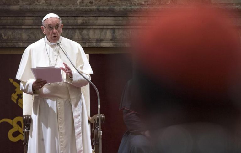 PAPA APELA PARA FIM DO TRABALHO PRECÁRIO NO VATICANO