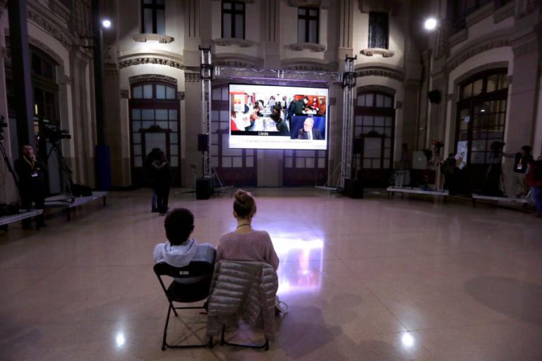 PARTICIPAÇÃO SUPERIOR A 81%  NA CATALUNHA BATE RECORDES EM ESPANHA