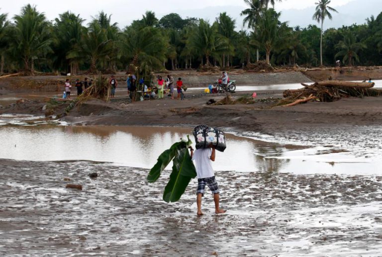 TEMPESTADE TROPICAL FEZ MAIS DE 200 MORTOS NO SUL DAS FILIPINAS