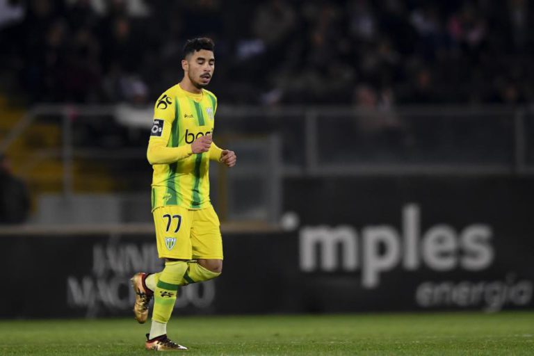 TONDELA SOBE AO 10.º LUGAR DA I LIGA DE FUTEBOL, AO VENCER EM GUIMARÃES