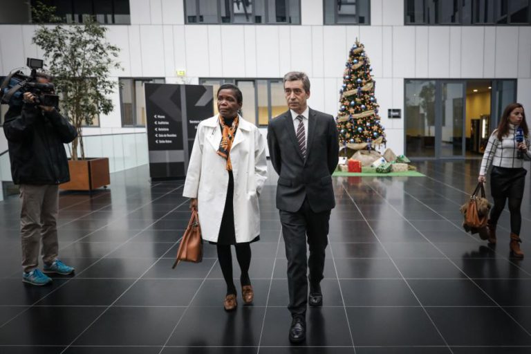 MINISTRA DA JUSTIÇA ESCUSA-SE A COMENTAR GREVE DOS GUARDAS PRISIONAIS