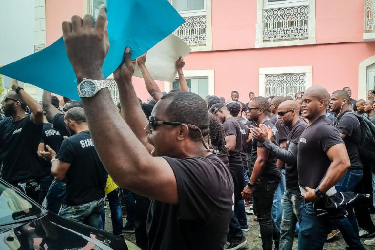 FORÇAS ARMADAS DE CABO VERDE REFORÇAM PATRULHAMENTO URBANO DURANTE GREVE DA POLÍCIA NACIONAL