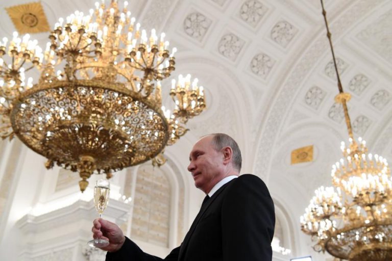 PUTIN APELA A TRUMP PARA UMA “COOPERAÇÃO PRAGMÁTICA” ENTRE RÚSSIA E EUA