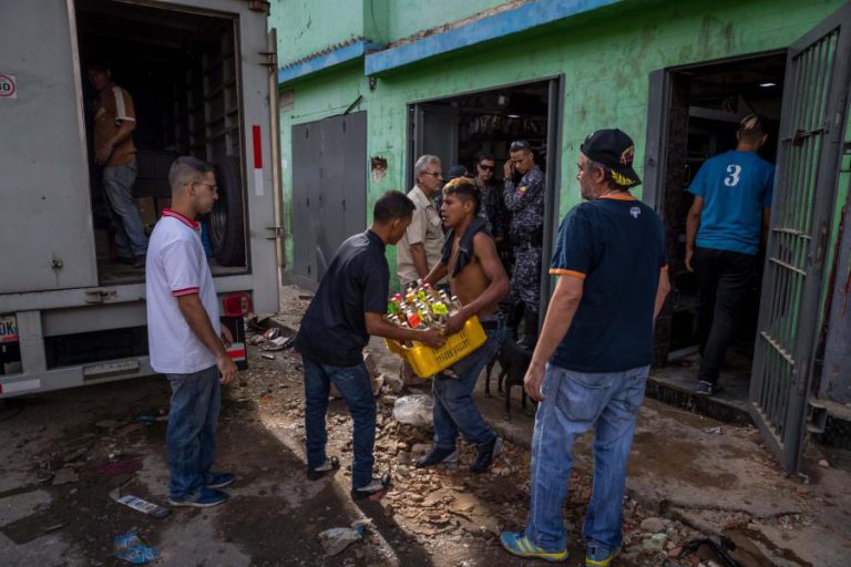 VENEZUELA DIZ QUE 2.200 TONELADAS DE PERNIL ESTÃO RETIDAS NA COLÔMBIA