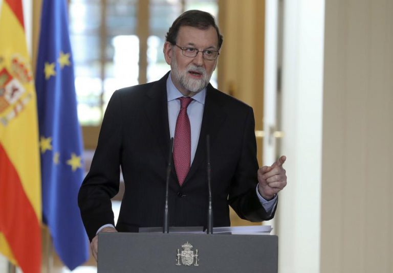 RAJOY ACHA “ABSURDO” PUIGDEMONT QUERER GOVERNAR A PARTIR DA BÉLGICA