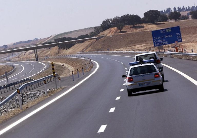 AUTARCAS DE ALCÁCER DO SAL, GRÂNDOLA E ALMODÔVAR CRITICAM AUMENTOS NA A2