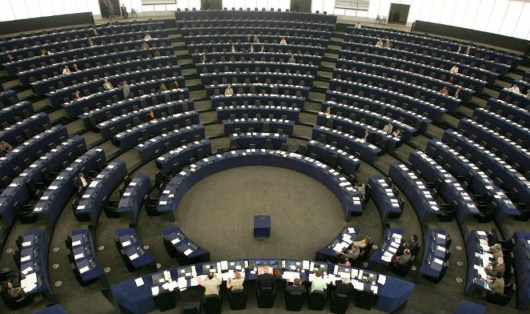 PE APROVA PASSAGEM À SEGUNDA FASE DAS NEGOCIAÇÕES DO ‘BREXIT’