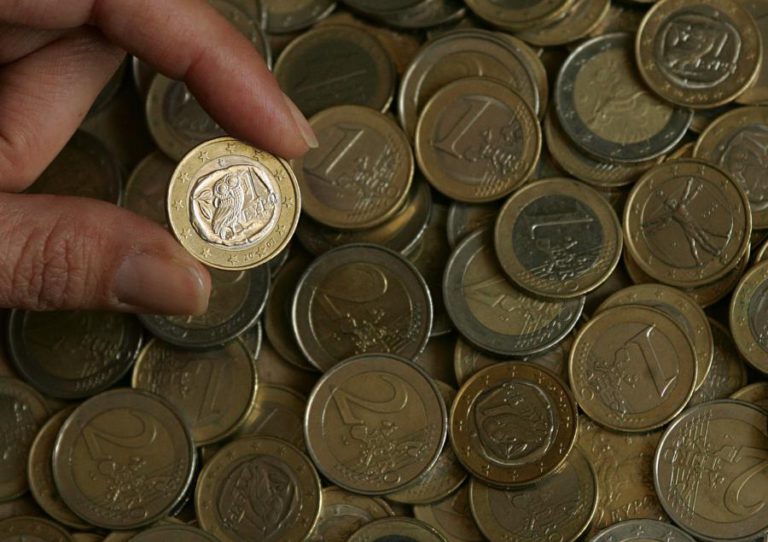 EURO SOBE E ULTRAPASSA 1,25 DÓLARES PELA PRIMEIRA VEZ EM TRÊS ANOS