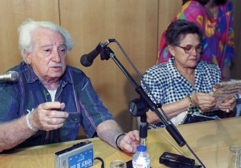 JORGE AMADO E DRUMMOND DE ANDRADE ESTIVERAM PERTO DE GANHAR NOBEL DA LITERATURA EM 1967