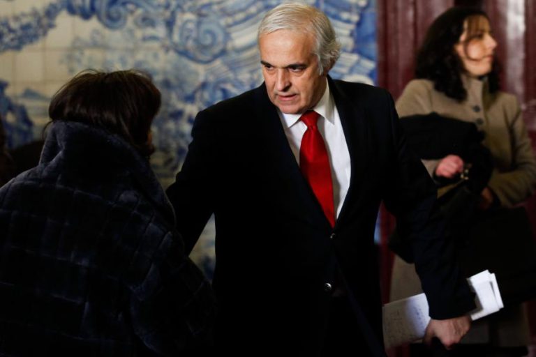 BUSCAS EM INVESTIGAÇÃO QUE ENVOLVE JUIZ RUI RANGEL FAZEM 5 DETIDOS