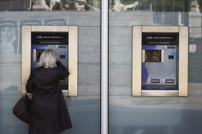 GASTOS NA REDE MULTIBANCO SUBIRAM 10% PARA 7,6 MIL ME NA ÉPOCA NATALÍCIA