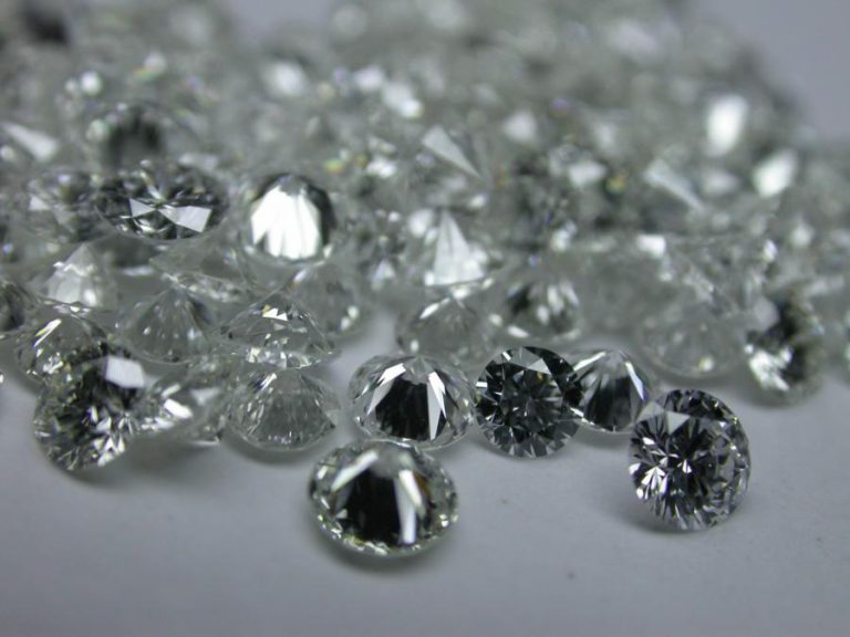 DIAMANTE CONSIDERADO O QUINTO MAIOR DO MUNDO ENCONTRADO NO LESOTO