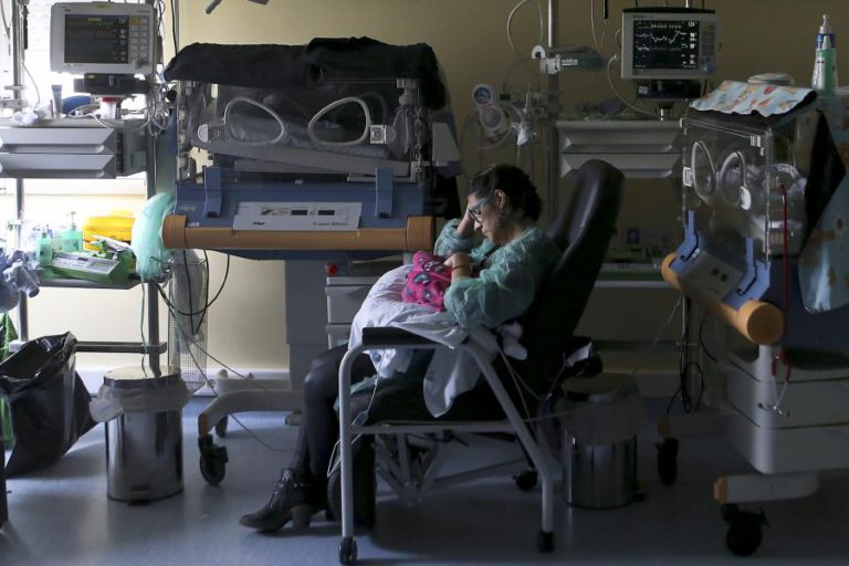 HOSPITAIS PRIVADOS COMEÇAM A TER TANTOS NASCIMENTOS COMO PÚBLICOS EM GRANDES CIDADES
