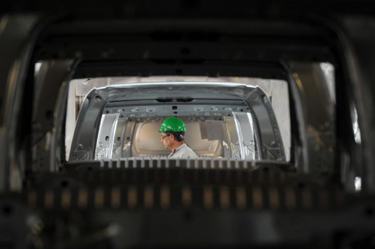 PSA DE MANGUALDE PRODUZ MAIS 7,8% VEÍCULOS EM 2017 E ANTECIPA ABERTURA DE 3.º TURNO