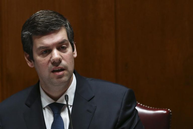 DESCENTRALIZAÇÃO E REORGANIZAÇÃO DE FREGUESIAS NA AGENDA DO CONGRESSO DA ANAFRE