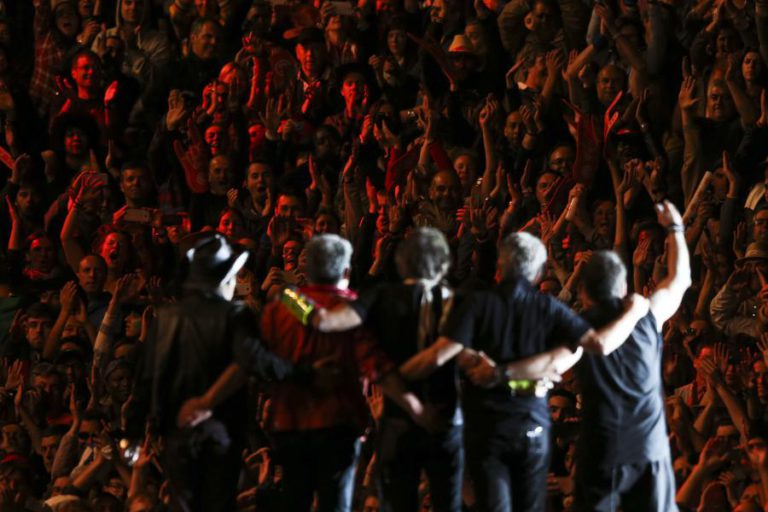 PELO MENOS MIL MÚSICOS VÃO HOMENAGEAR OS XUTOS & PONTAPÉS NO VERÃO