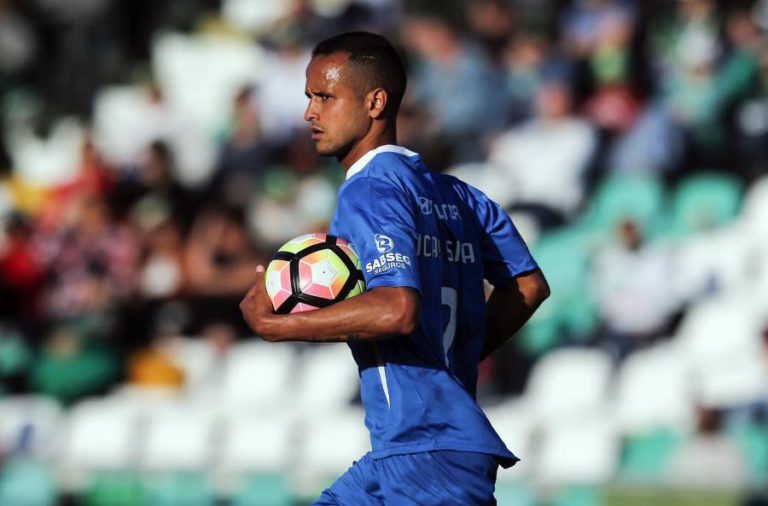 ÍCARO SILVA ESTREIA-SE NOS CONVOCADOS DO TONDELA PARA O JOGO COM FEIRENSE