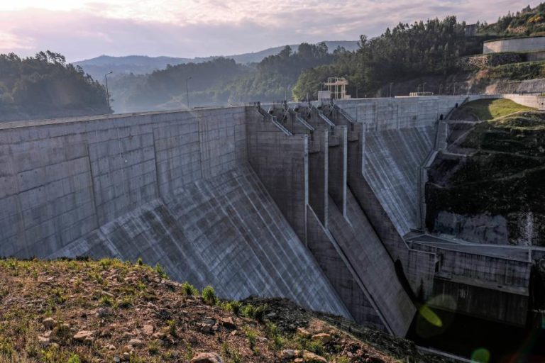 ANGOLA APROVA FINANCIAMENTOS DE 345 MEURO PARA MAIOR BARRAGEM DO PAÍS