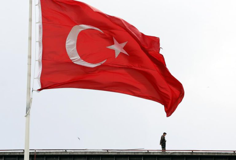 ONZE PESSOAS MORREM EM ACIDENTE DE AUTOCARRO NA TURQUIA