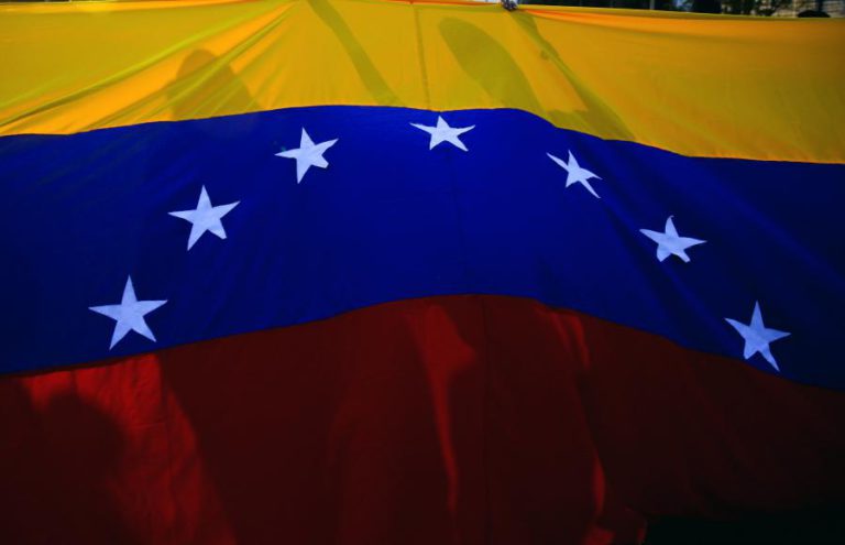 POLÍCIA QUE MATOU A TIRO MULHER GRÁVIDA NA VENEZUELA FOI DETIDO