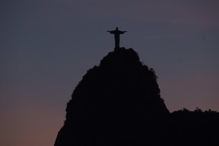 CINCO MAIS RICOS DO BRASIL TÊM TANTO PATRIMÓNIO COMO 50% DA POPULAÇÃO – OXFAM