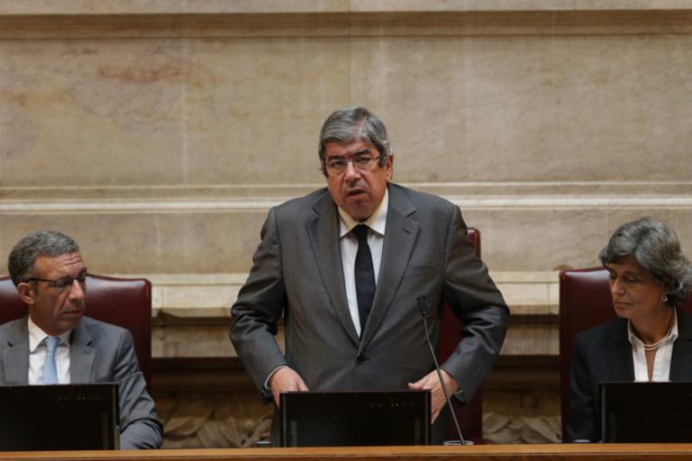 FERRO RODRIGUES ELOGIA “MENSAGEM CONSTRUTIVA” SEM CEDÊNCIA AO POPULISMO ANTIPARLAMENTAR