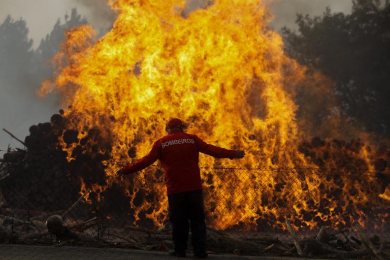 SÉRIE DOCUMENTAL ESTREIA-SE DOMINGO PARA NÃO DEIXAR ESQUECER INCÊNDIOS DE OUTUBRO