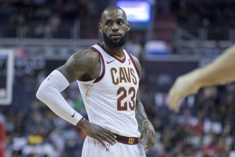 LEBRON JAMES TORNA-SE NO MAIS NOVO A ATINGIR OS 30.000 PONTOS NA NBA