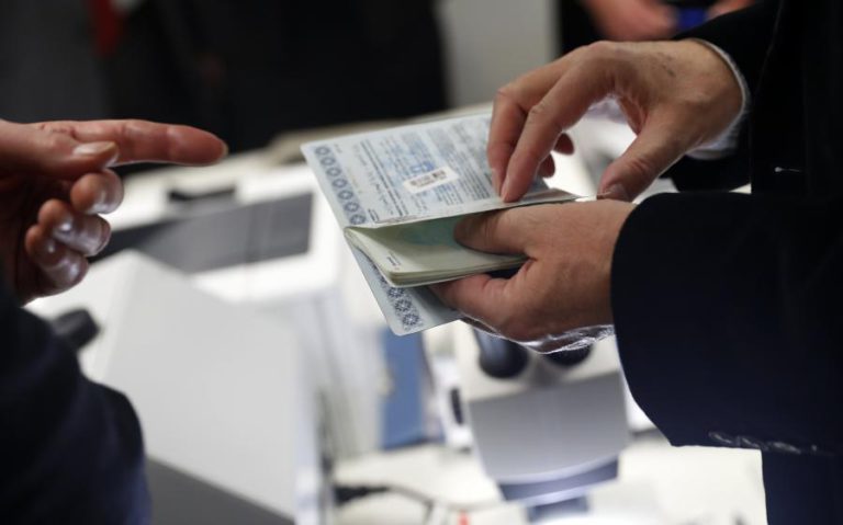 GOVERNO ALEMÃO DEPORTOU 23.996 IMIGRANTES EM 2017, MENOS 5,6% QUE UM ANO ANTES