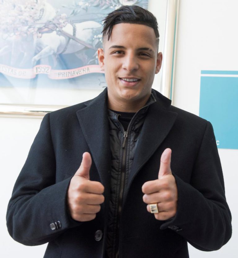 SEVILHA APRESENTA  FUTEBOLISTA BRASILEIRO GUILHERME ARANA