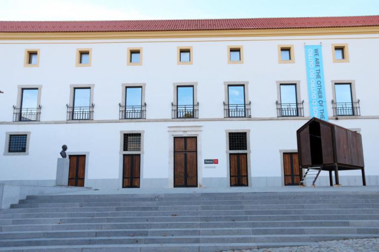 PEÇAS DE 18 MULHERES ARTISTAS ABREM TEMPORADA DO CENTRO DE ARTE E CULTURA EM ÉVORA