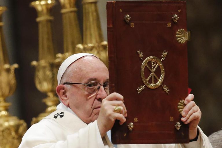 PAPA PEDE UMA IGREJA “HUMILDE” EM DIA DEDICADO A REFUGIADOS E IMIGRANTES