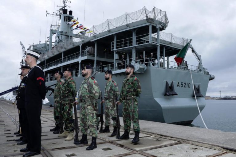 NAVIOS “ZAIRE” E “BÉRRIO” PARTEM PARA MISSÃO DE UM ANO EM SÃO TOMÉ E PRÍNCIPE