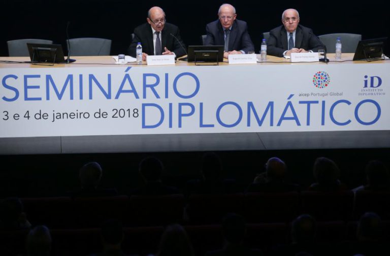 MNE NEGA “QUALQUER POSSIBILIDADE” DE PORTUGAL PERDER ISENÇÃO DE VISTOS