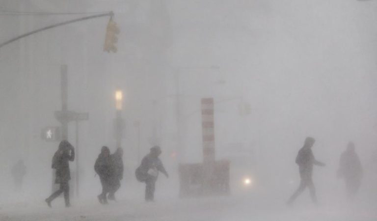 VAGA DE FRIO EXTREMO CONTINUA A AFETAR O NORDESTE DOS ESTADOS UNIDOS