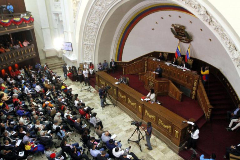 ASSEMBLEIA CONSTITUINTE VENEZUELANA DECRETA CONVOCAÇÃO DE PRESIDENCIAIS ATÉ FINAIS DE ABRIL