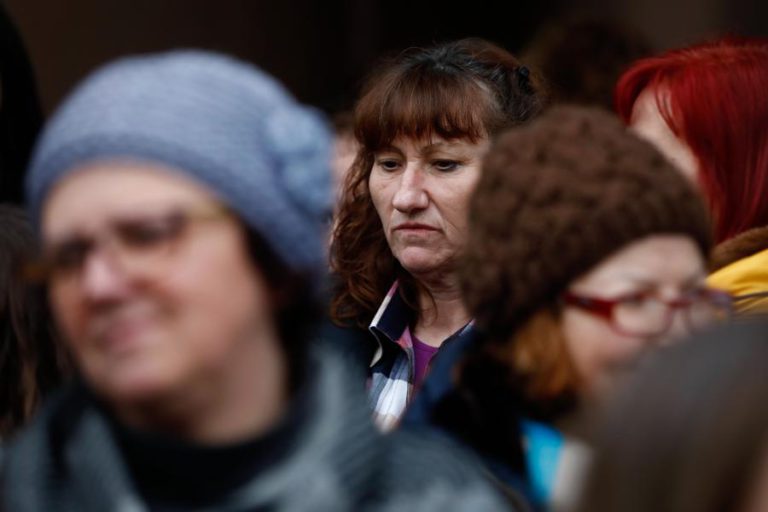 TRABALHADORAS DA ANTIGA TRIUMPH VÃO AO CONSELHO DE MINISTROS ENTREGAR ‘LINGERIE’