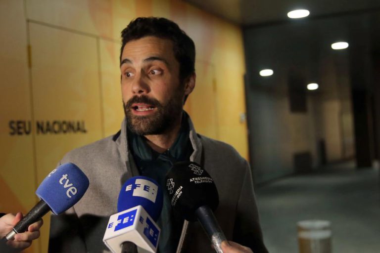 INDEPENDENTISTAS ELEGEM ROGER TORRENT COMO PRESIDENTE DO PARLAMENTO DA CATALUNHA