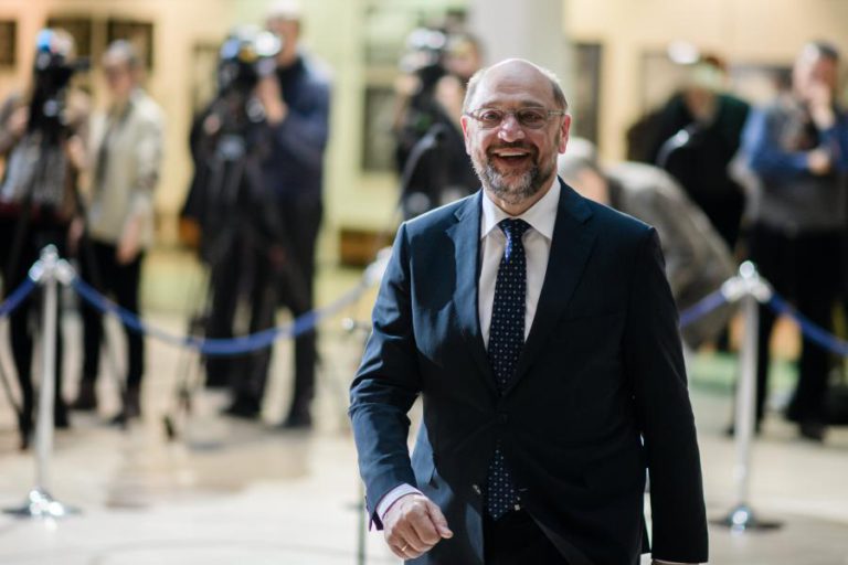 SPD DECIDE HOJE EM CONGRESSO SE AVANÇA PARA COLIGAÇÃO COM CDU DE MERKEL
