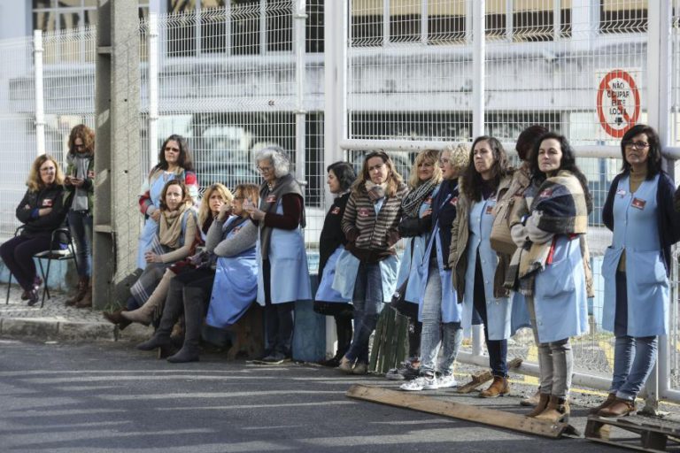 TRABALHADORAS DA ANTIGATRIUMPH VÃO RECEBER SUBSÍDIO DE DESEMPREGO EM FEVEREIRO
