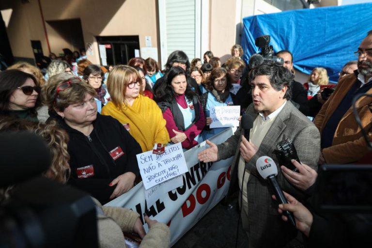 CONTA SOLIDÁRIA, CONCERTO E ALMOÇOS DA CÂMARA DE LOURES AJUDAM TRABALHADORES DA ANTIGA TRIUMPH