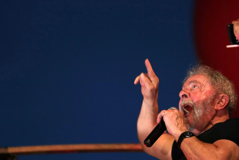 LULA REAFIRMA VONTADE DE SE CANDIDATAR À PRESIDÊNCIA DO BRASIL E DILMA APOIA