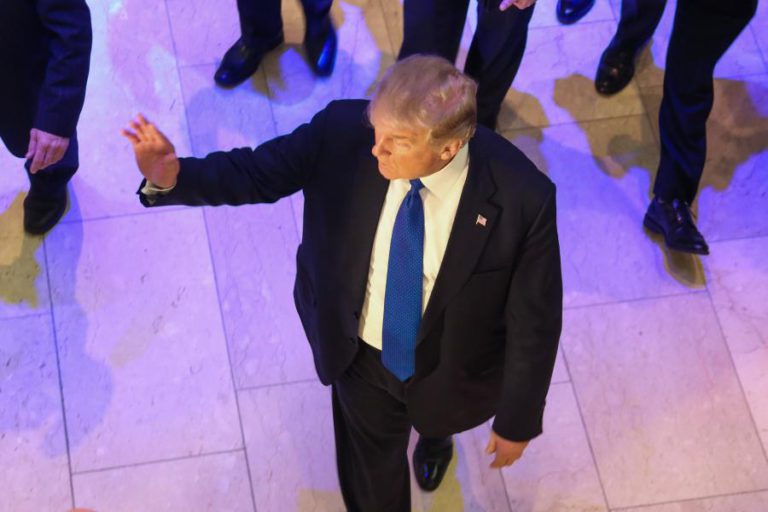 TRUMP DISPOSTO A DESCULPAR-SE PELA PARTILHA DOS VÍDEOS DA BRITAIN FIRST